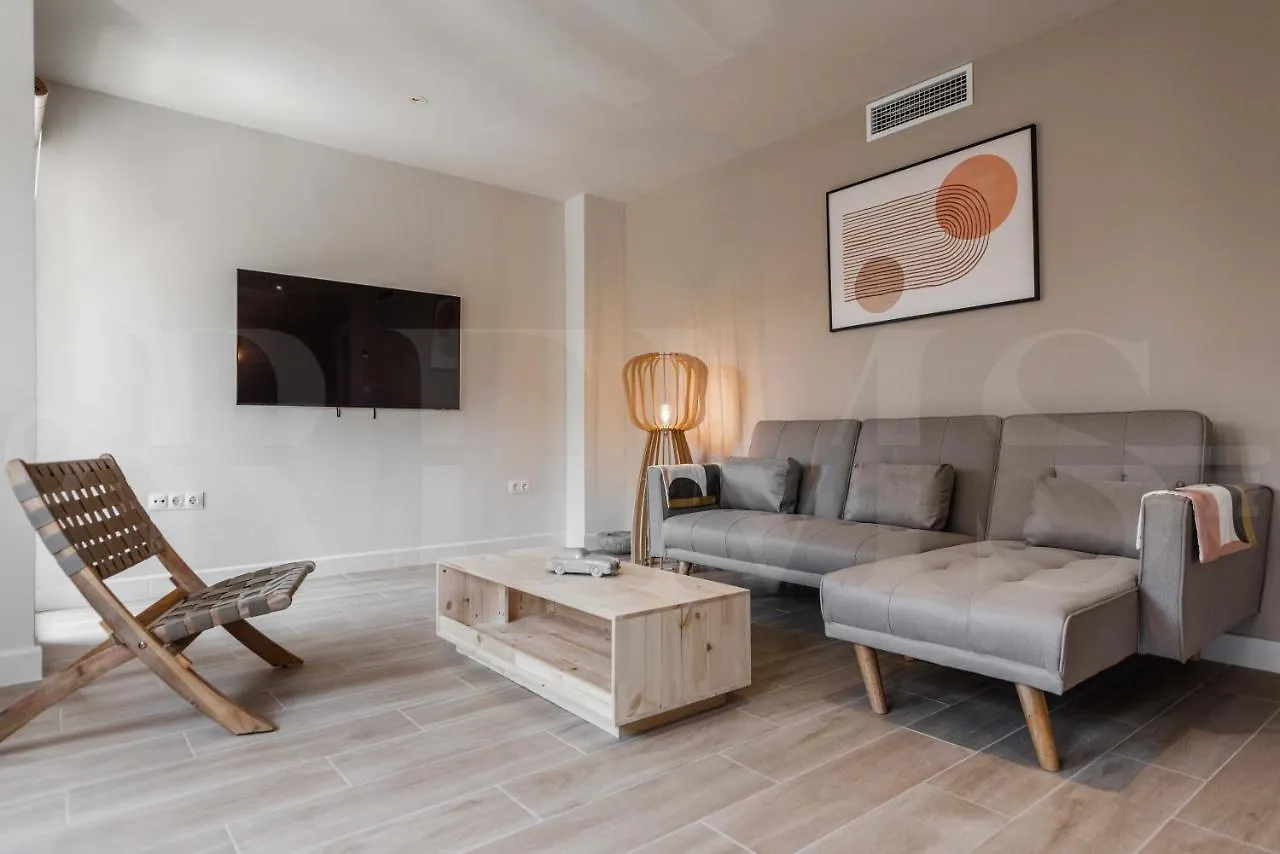 Idyllic And Spacious Apartment With Parking - Center By Rems Malaga
