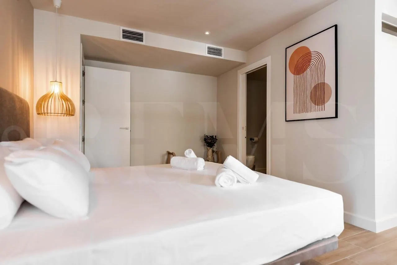 Idyllic And Spacious Apartment With Parking - Center By Rems Malaga