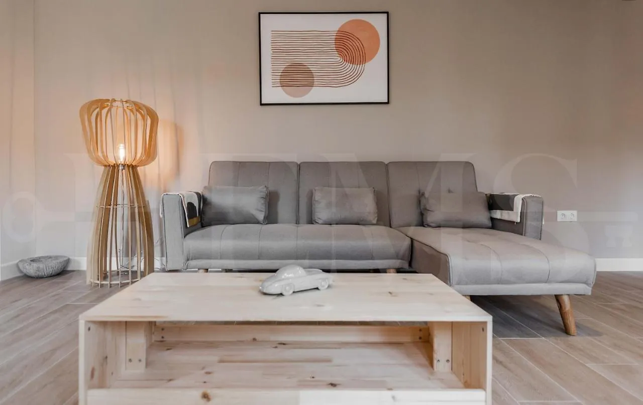 Idyllic And Spacious Apartment With Parking - Center By Rems Malaga