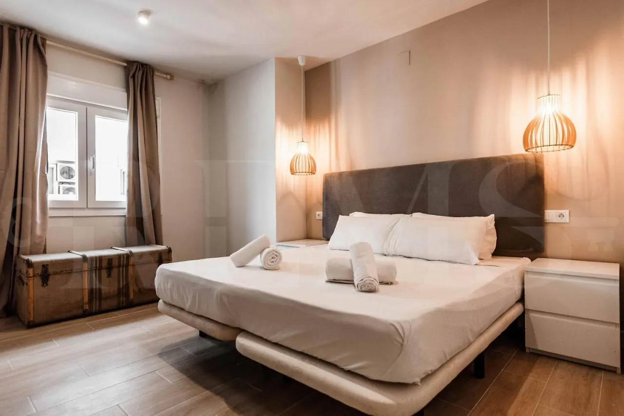 Idyllic And Spacious Apartment With Parking - Center By Rems Malaga